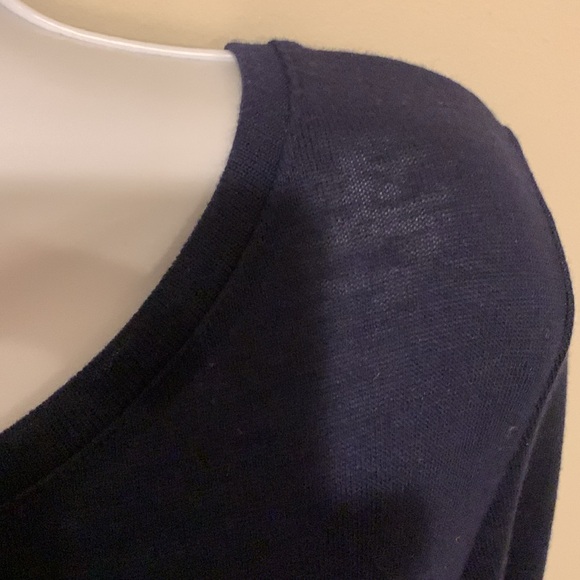 Navy “Beach” Top with Cream Letters in XL by belle Beach - Picture 4 of 7